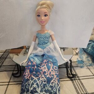 Disney Princess Royal Shimmer Cinderella  (‎ No Accessories)